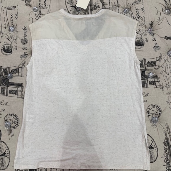 Everleigh Contrast Yoke V-Neck Top - Picture 3 of 7